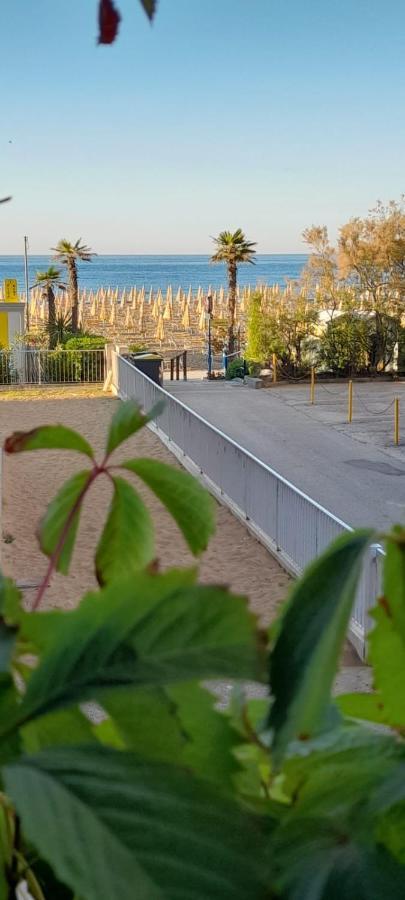 Hotel Rosanna 3 Stelle Superior Lido di Jesolo Bagian luar foto