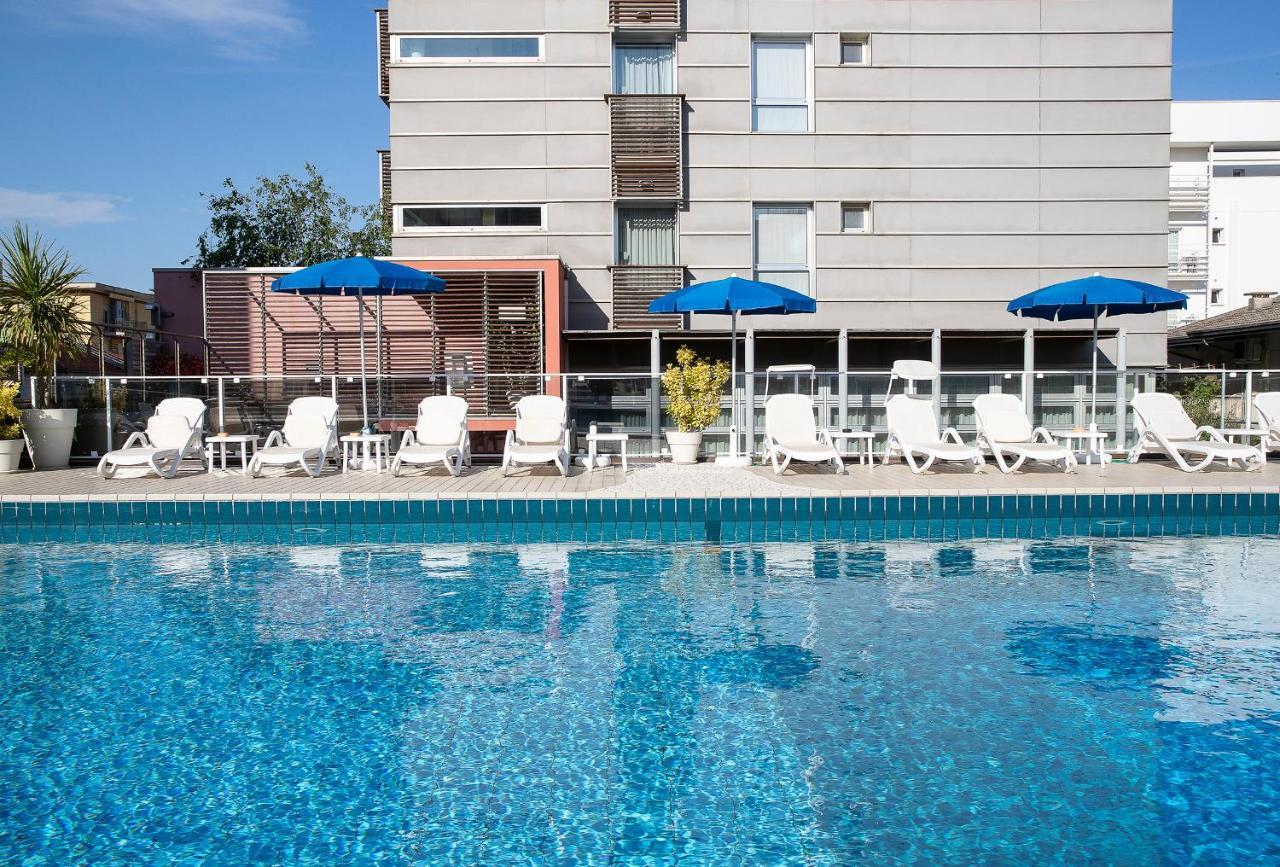 Hotel Rosanna 3 Stelle Superior Lido di Jesolo Bagian luar foto