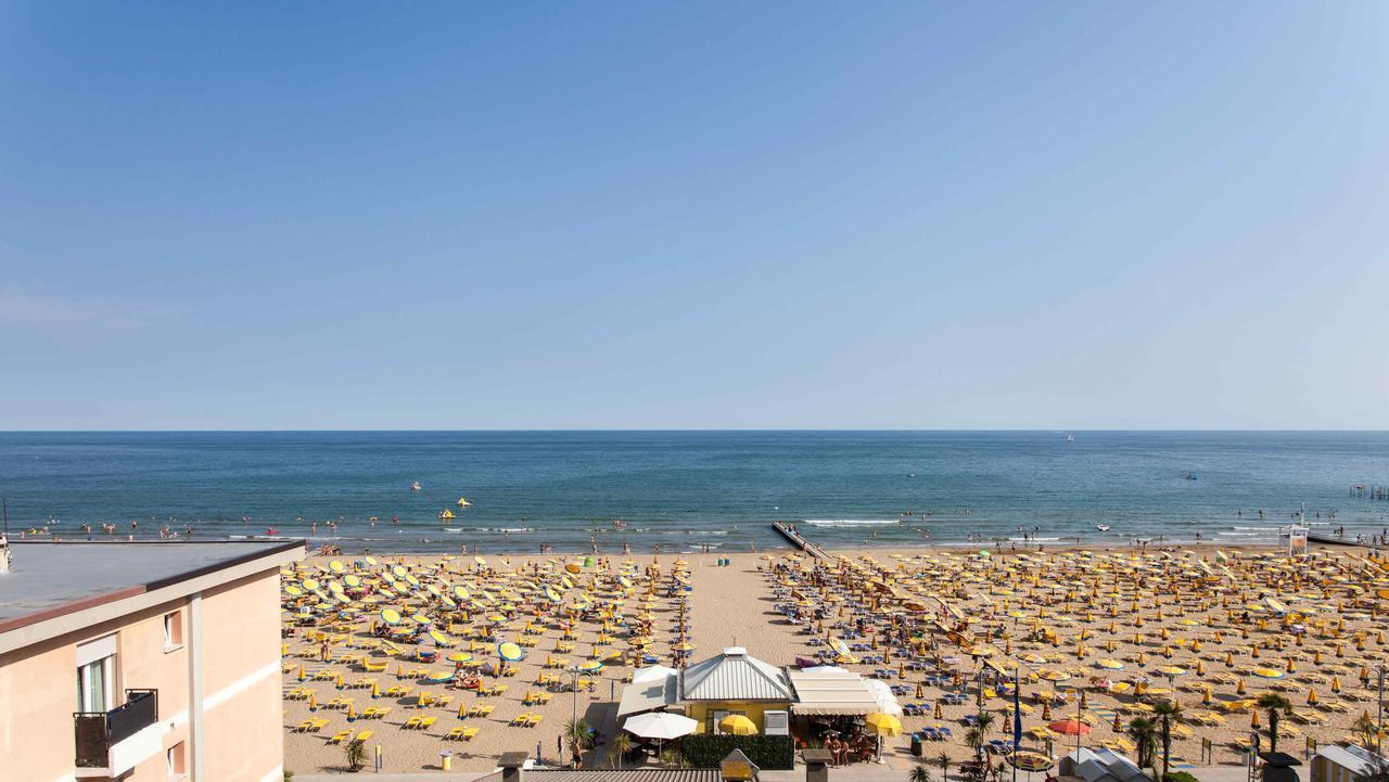 Hotel Rosanna 3 Stelle Superior Lido di Jesolo Bagian luar foto