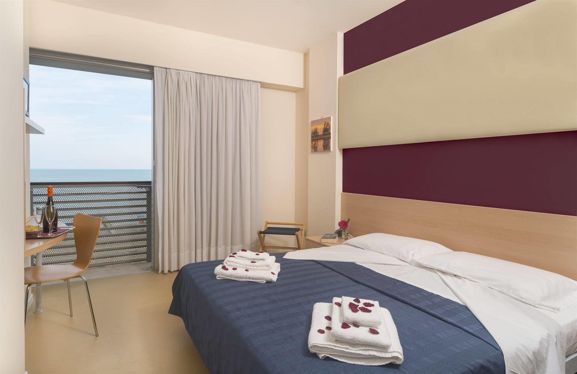 Hotel Rosanna 3 Stelle Superior Lido di Jesolo Bagian luar foto