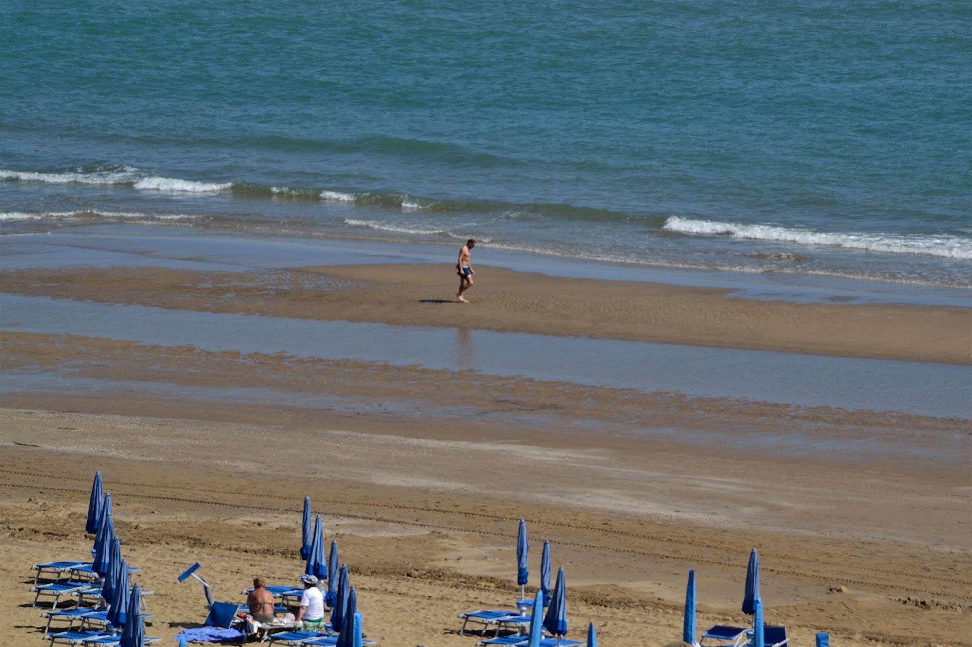 Hotel Rosanna 3 Stelle Superior Lido di Jesolo Bagian luar foto